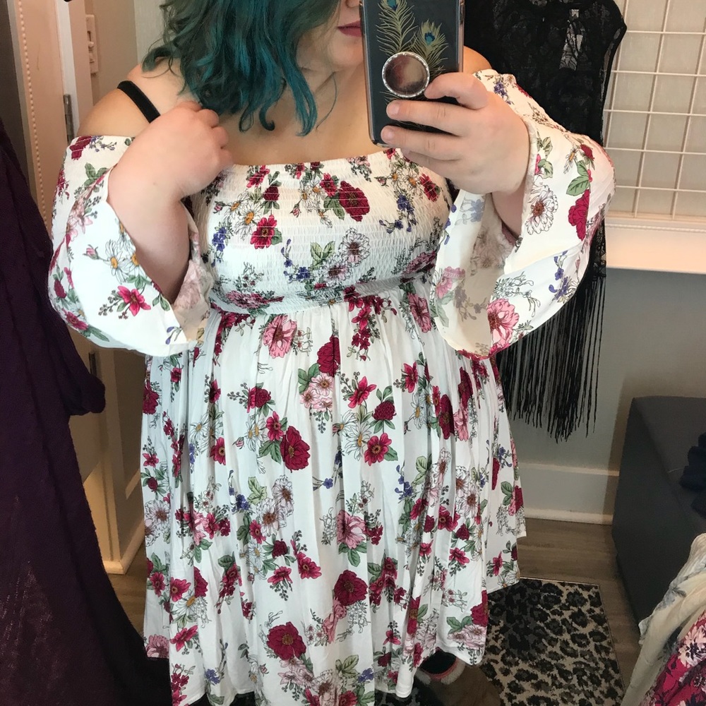 Torrid White Floral Smocked Challis Dress ( 2X )